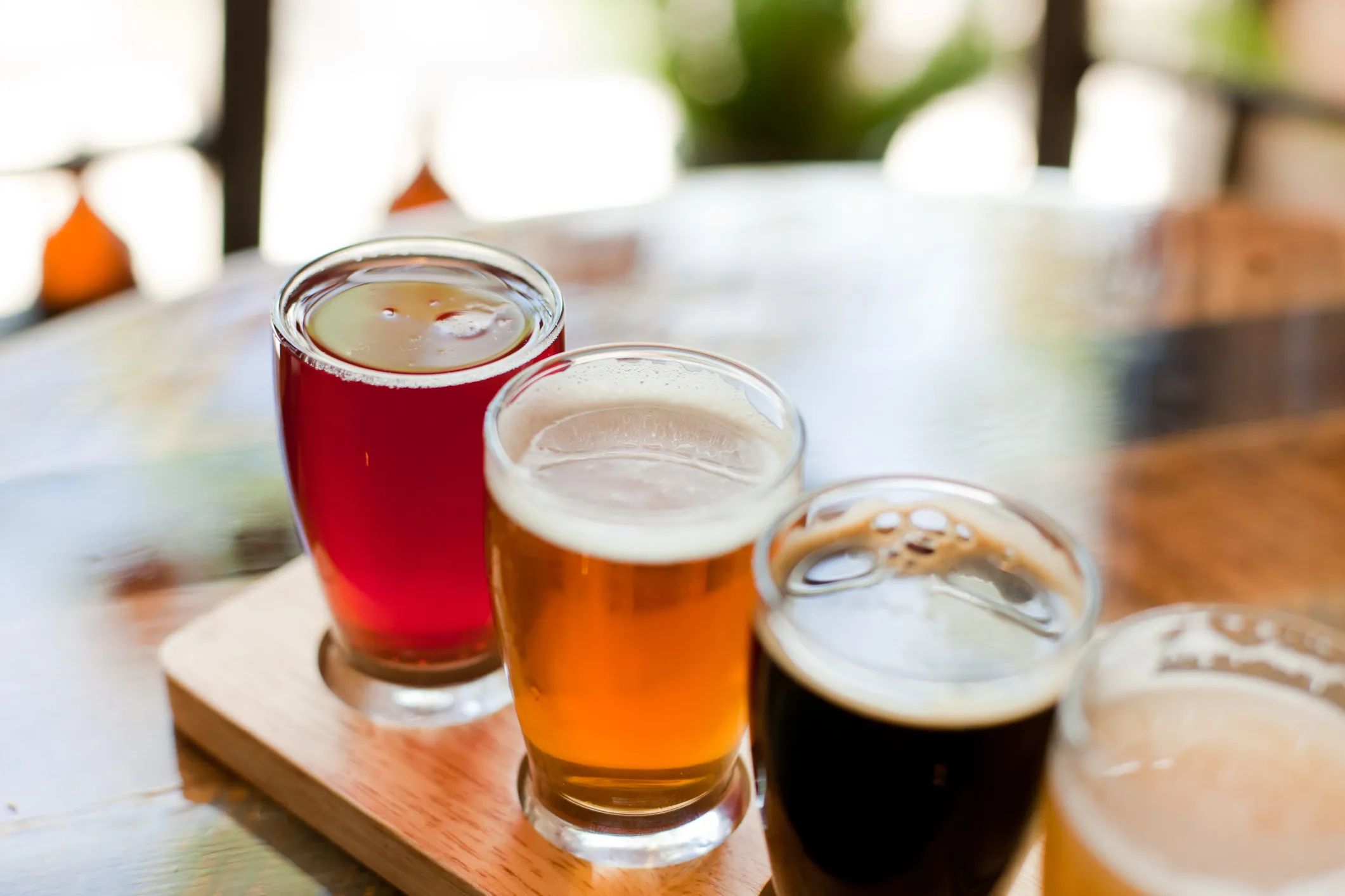 ビールの色は何で決まるの？それぞれの味や特徴をわかり易く解説！