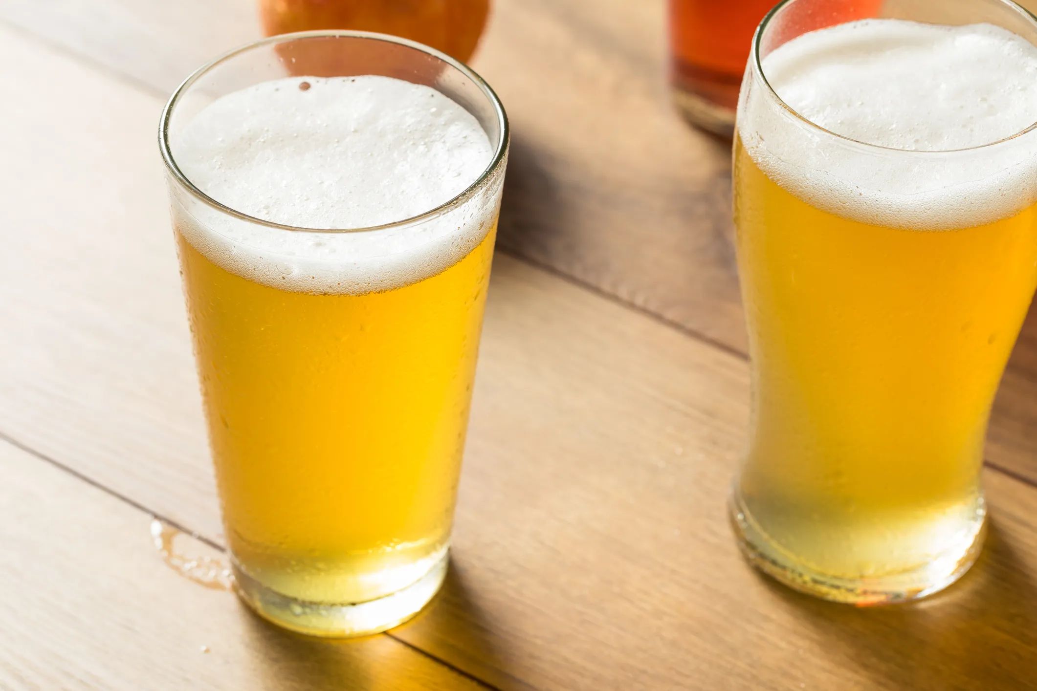 ピルスナーとはどのようなビール？魅力やおすすめ商品、美味しく飲む方法を紹介！